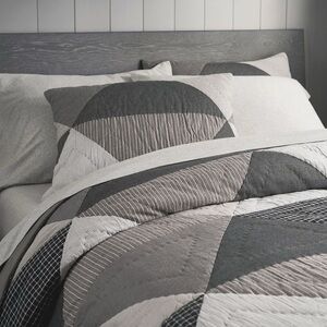 Pottery Barn Teen Huntley Patch Quilt and Duvet Covers (queen bed)
